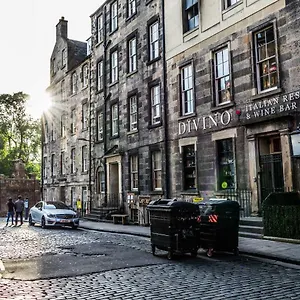 Grassmarket Apartment